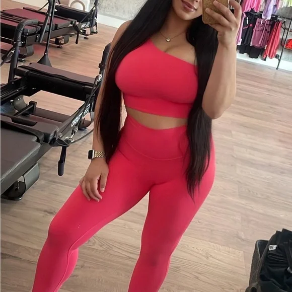 NWT Lululemon 28” Align leggings in size 6 Lip Gloss - Picture 4 of 6